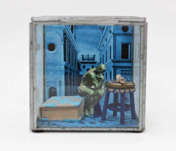 Brigitte Szenczi - Vanitas - 11,5 x 11,5 x 11,5 cm - Caja de cristal y materiales diversos - 2014
